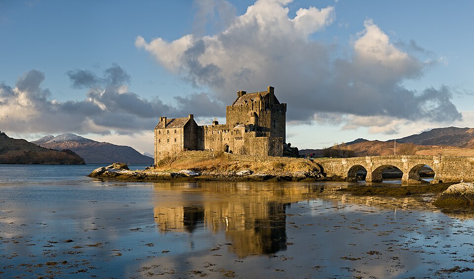 Unforgettable Stays: The UK’s Most Historic & Haunting Places